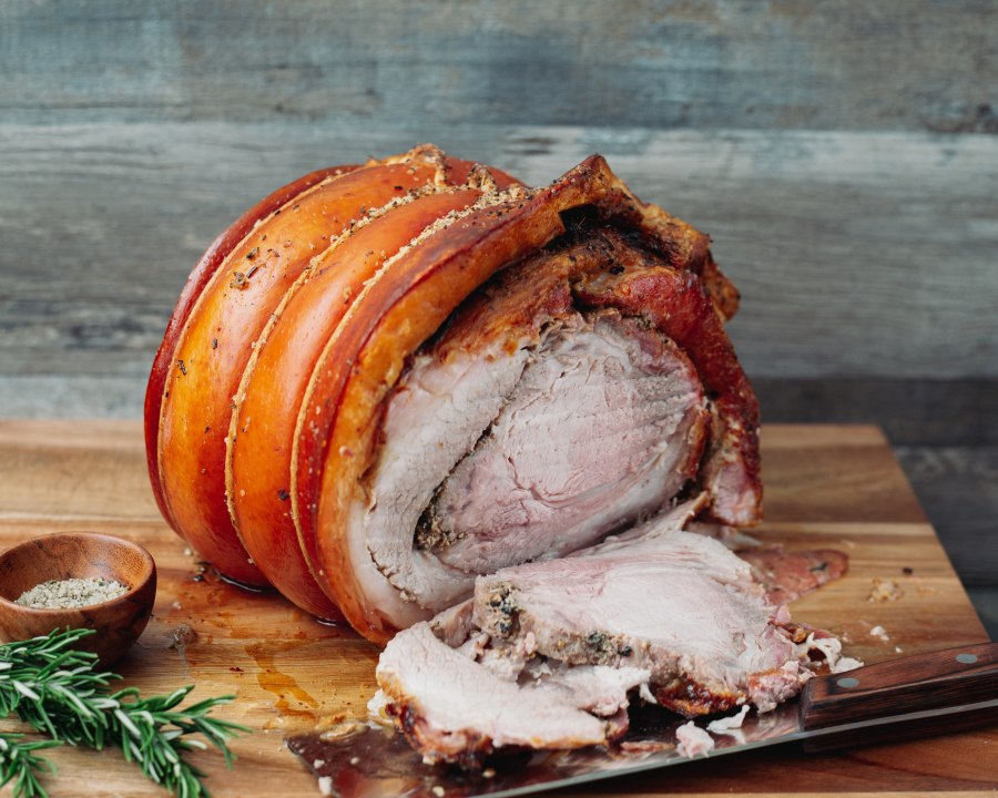 Запечённый свиной подчеревок