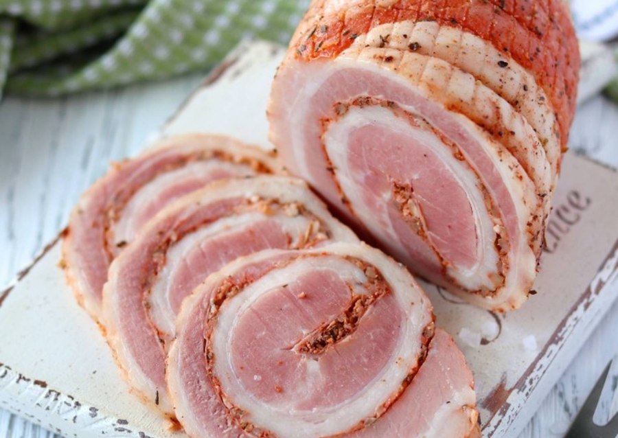 Мясной рулет из свинины в духовке