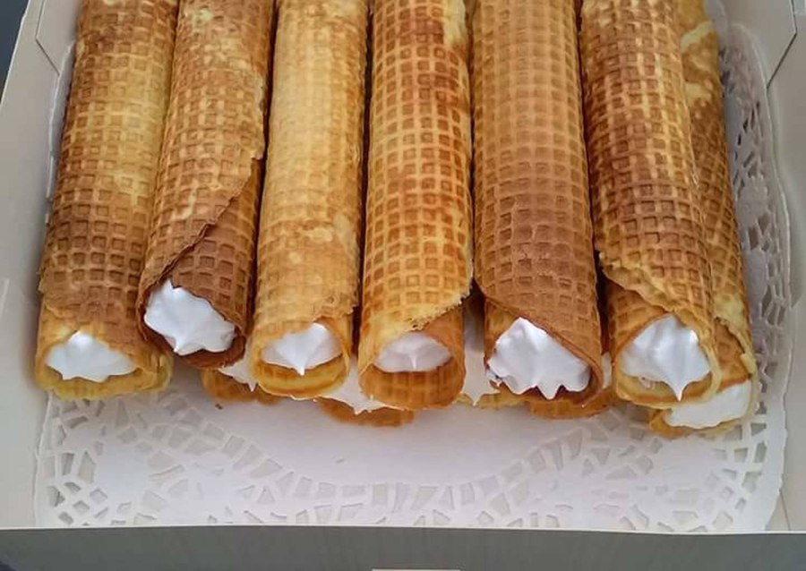 Трубочки из дрожжевого теста со сгущенкой