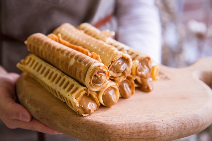 Пирожные "трубочки с вареной сгущенкой "(2,2) (Комлево/ИП Айвазян/)