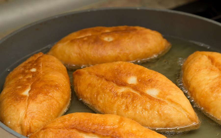 Пирожки жареные на сковороде