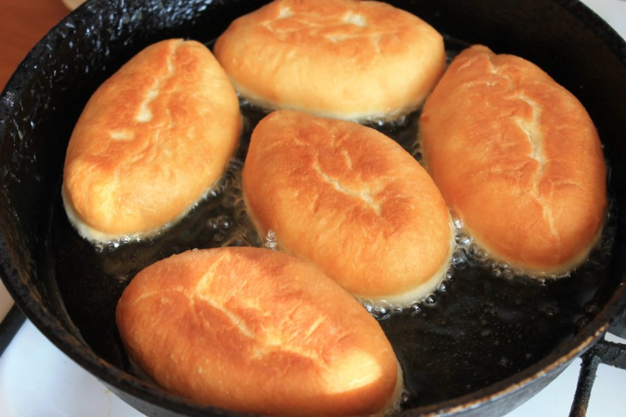 Пирожки жареные