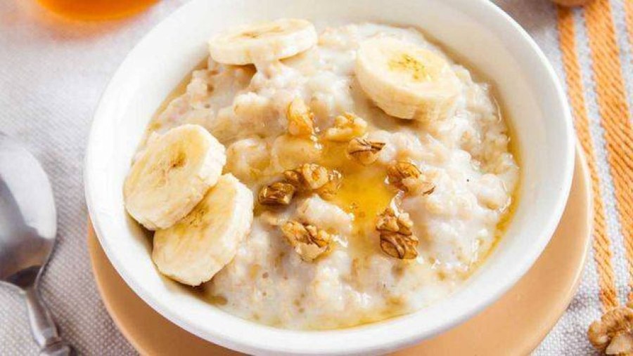 Овсянка с медом и орехами