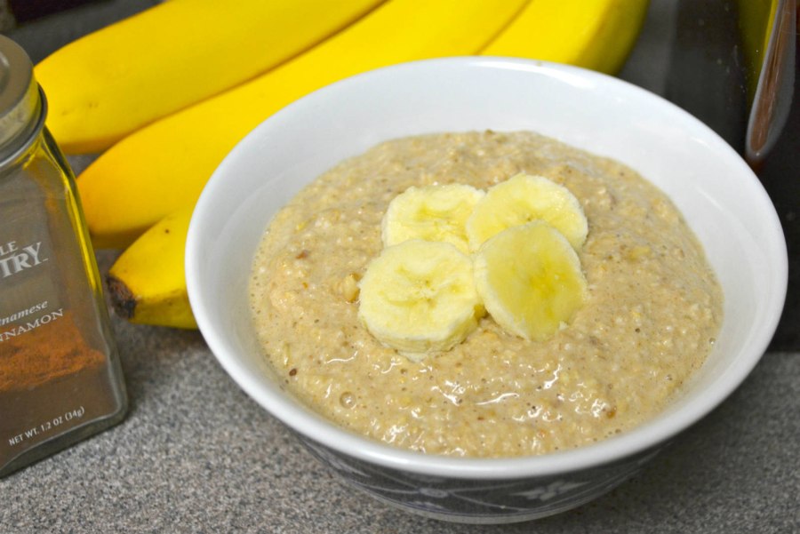 Овсяная каша на молоке с бананом