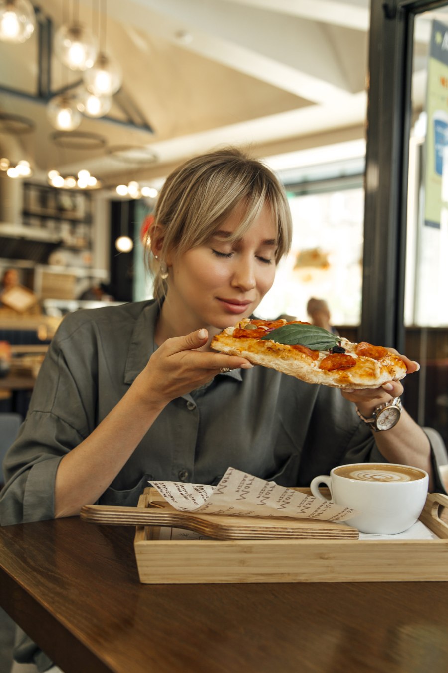 Утро пицца кофе