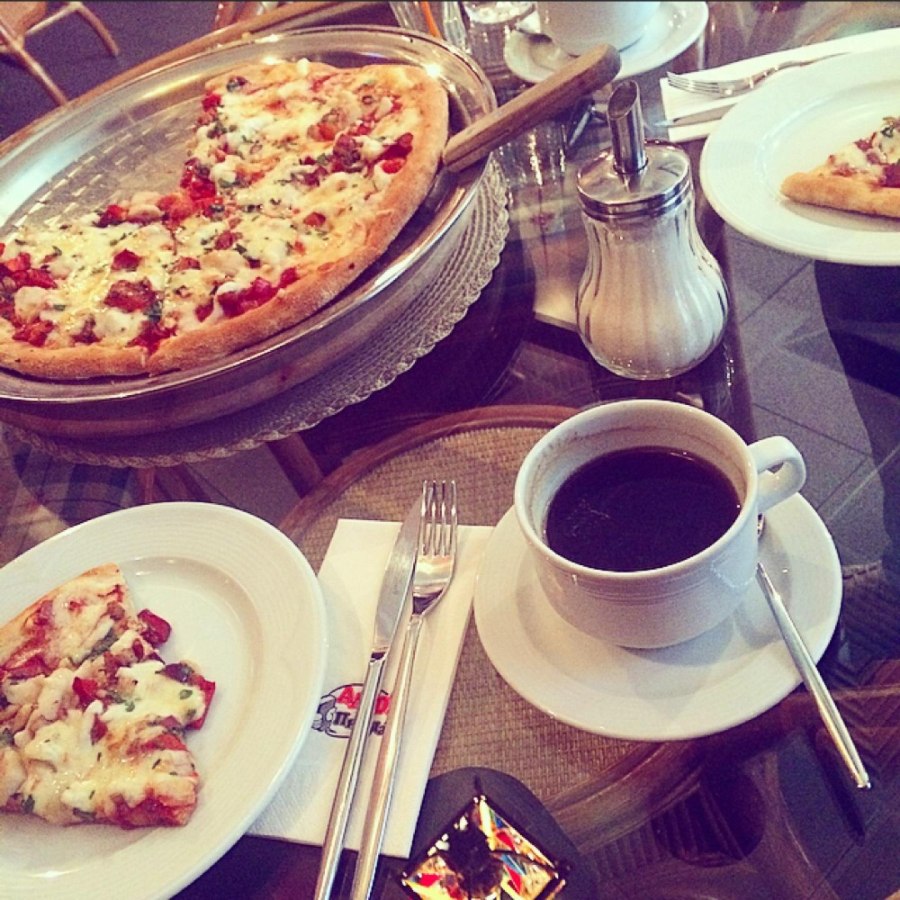 Доброе утро пицца и кофе