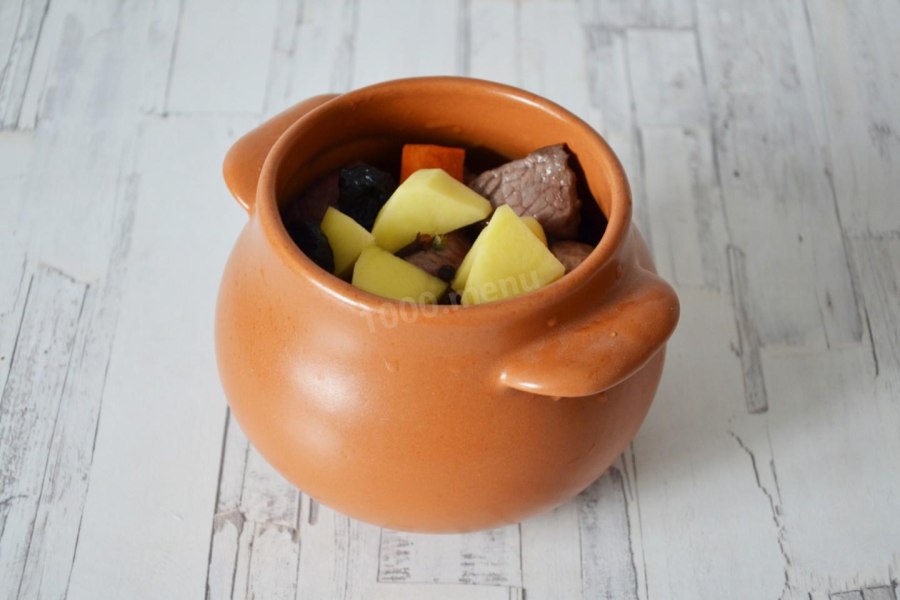 Говядина томленая с черносливом