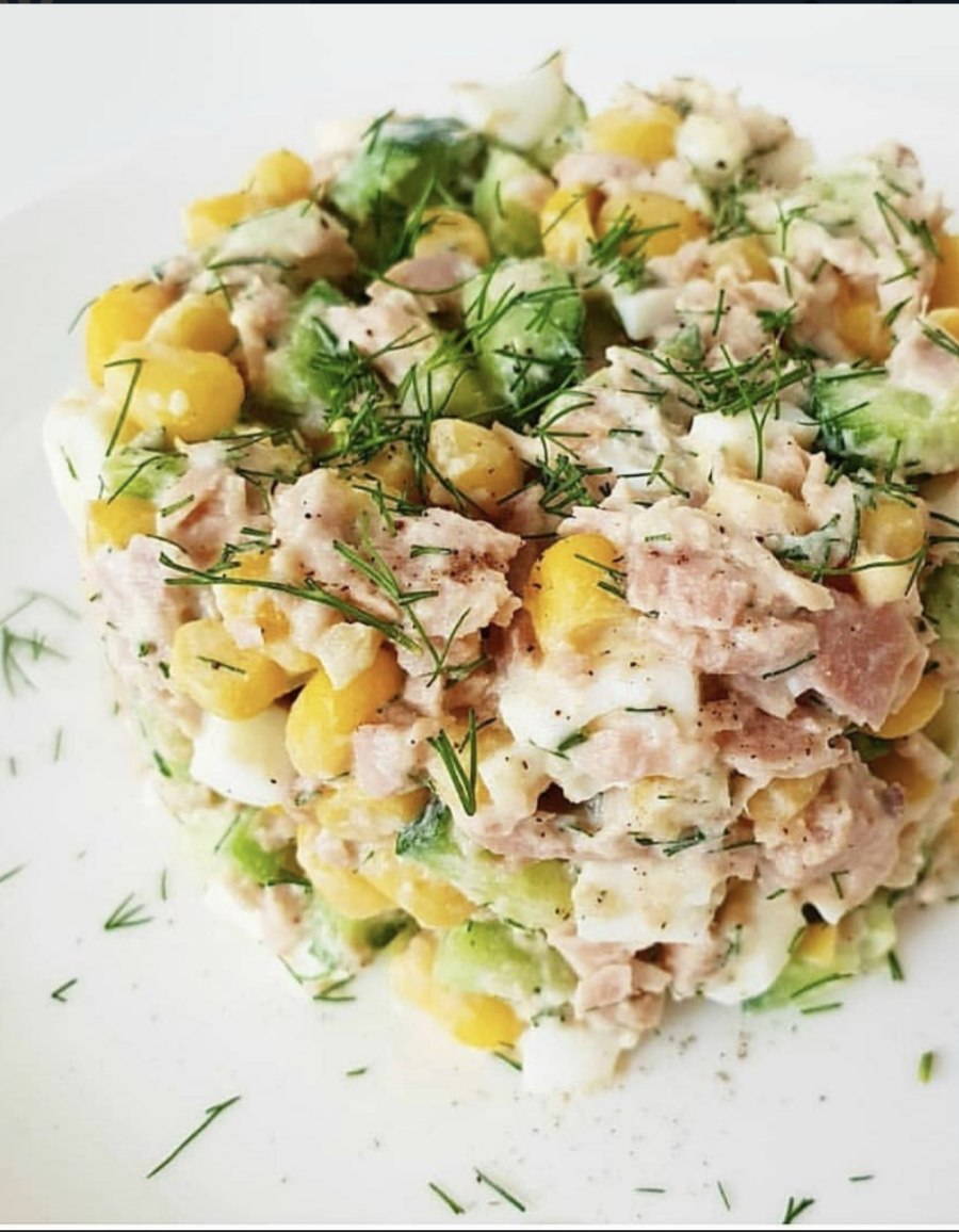 Салат с тунцом и каперсами