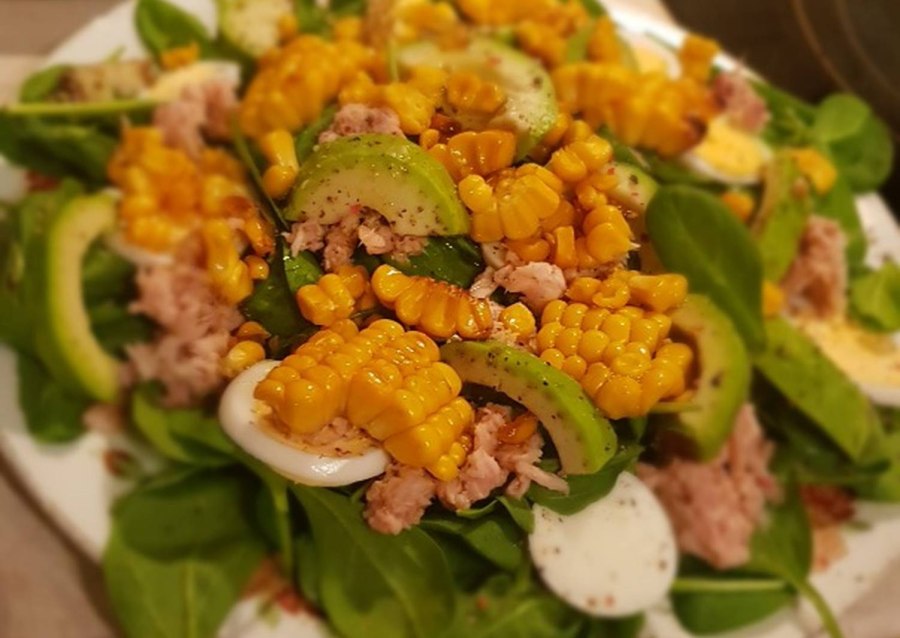 Салат с тунцом и горошком