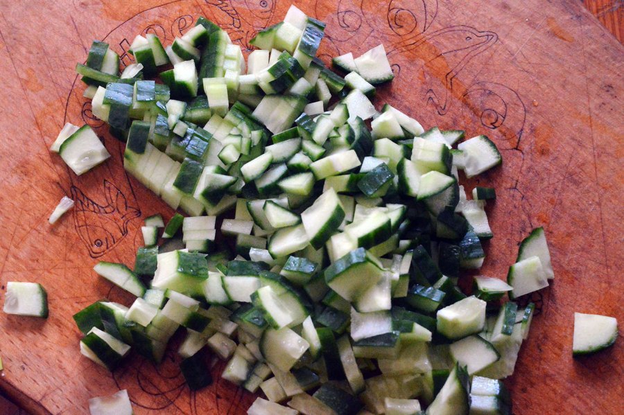 Салат из пекинской капусты с тунцом и кукурузой