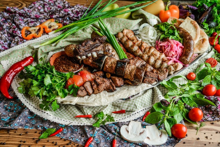 Кавказские блюда на природе