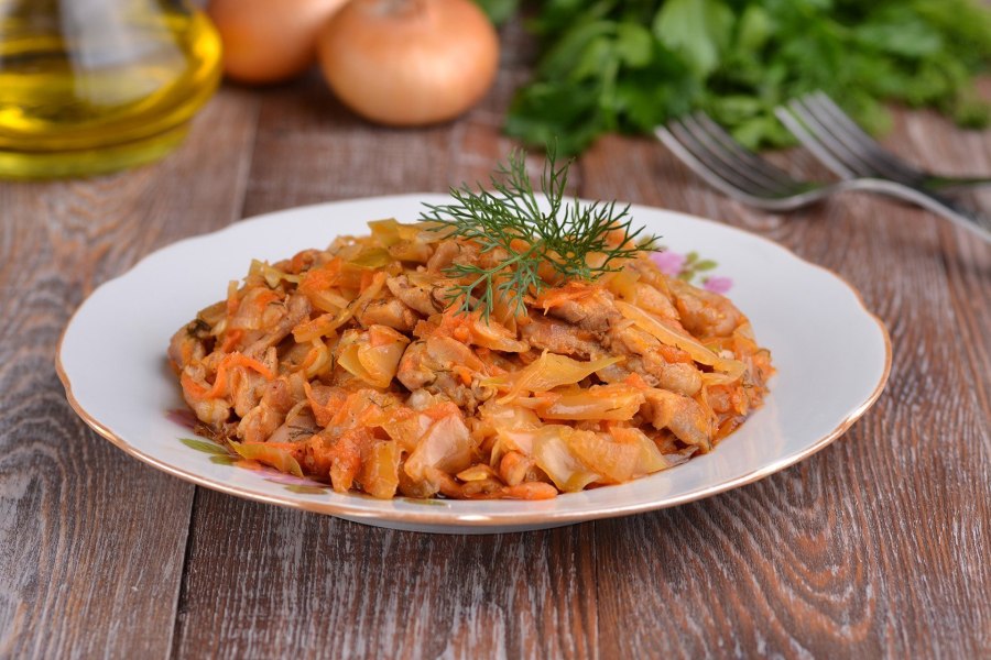 Солянка капуста сардельки