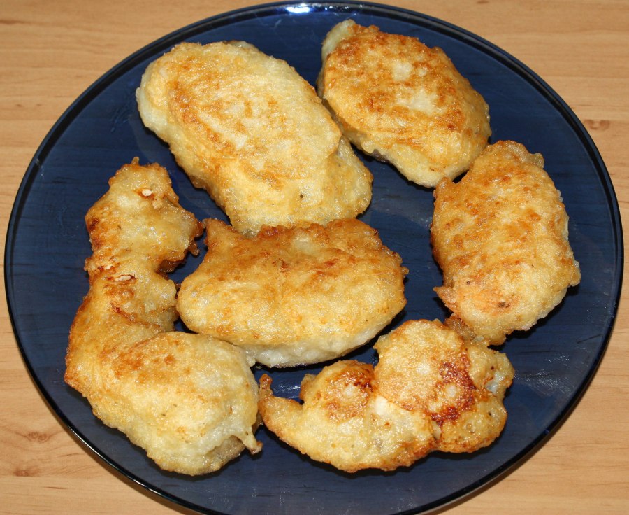 Салат Рафаэлло с крабовыми палочками и сыром