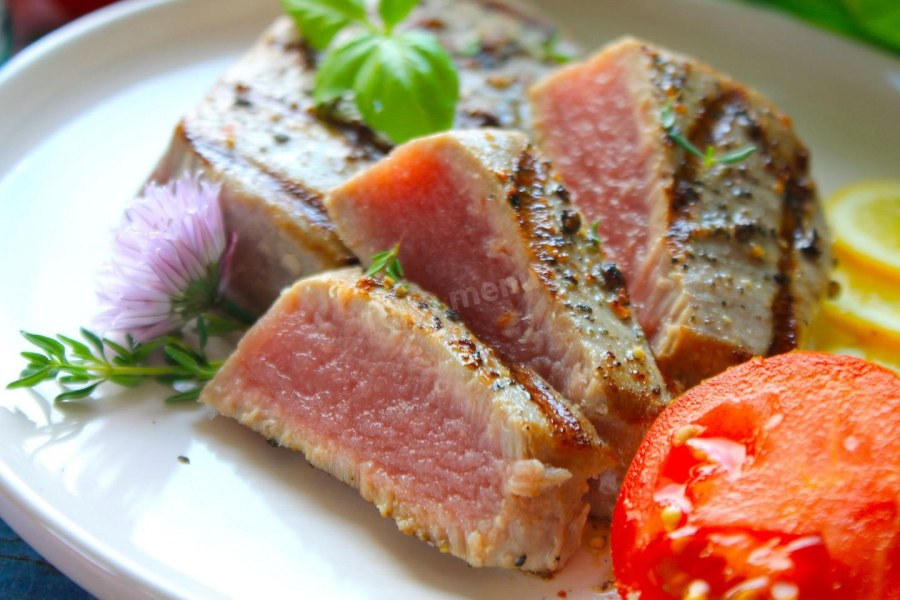 Филе тунца жареное