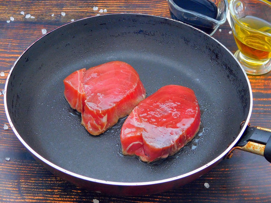 Тунец жареный