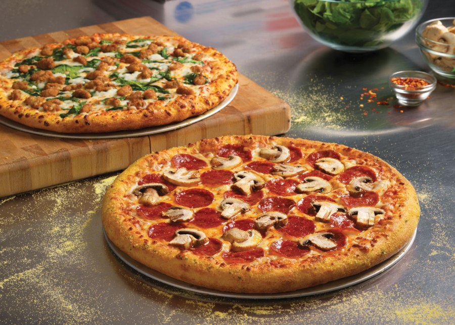 Пицца с лососем на слоеном тесте