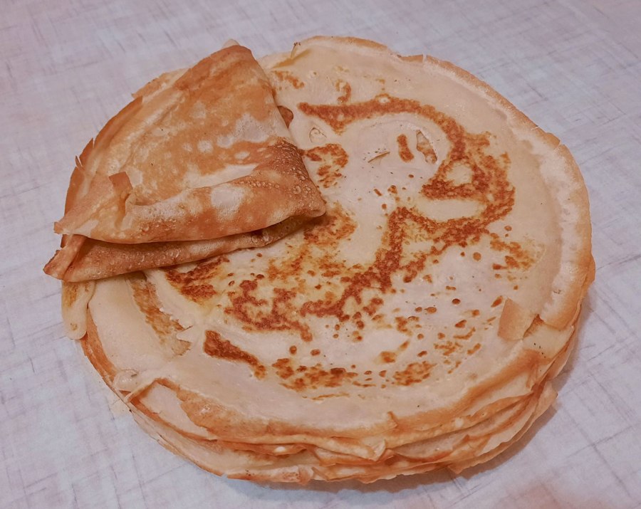 Блины на кефире с кипятком