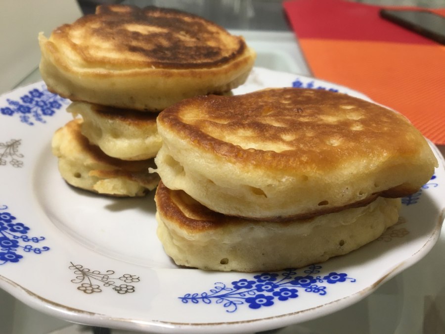 Оладьи на Светлом фоне