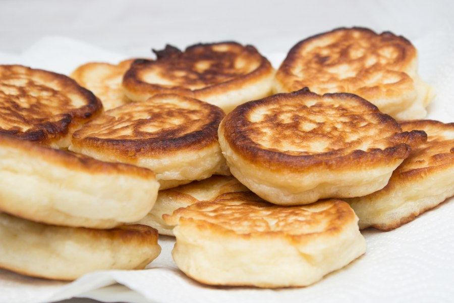 Оладьи на кефире пышные рецепт с содой