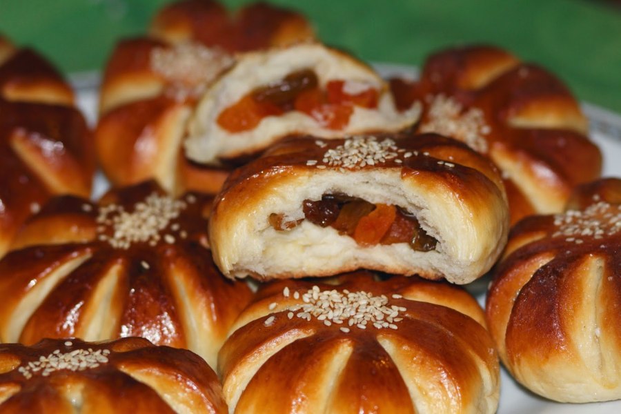 Красивые сдобные булочки