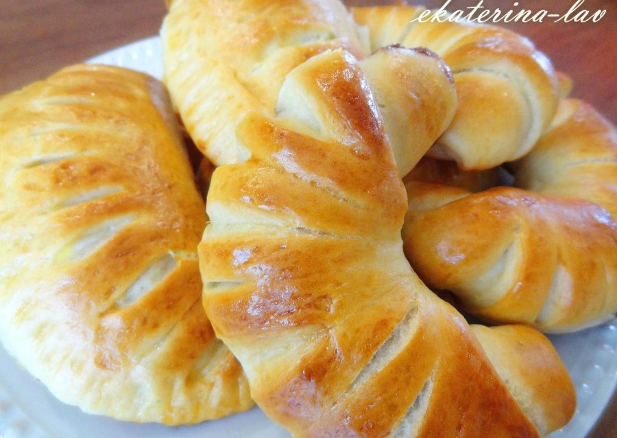 Пирожки сдобные дрожжевые