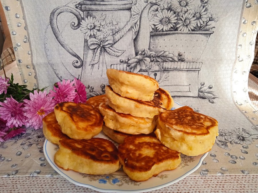 Оладьи на молоке с дрожжами рецепт