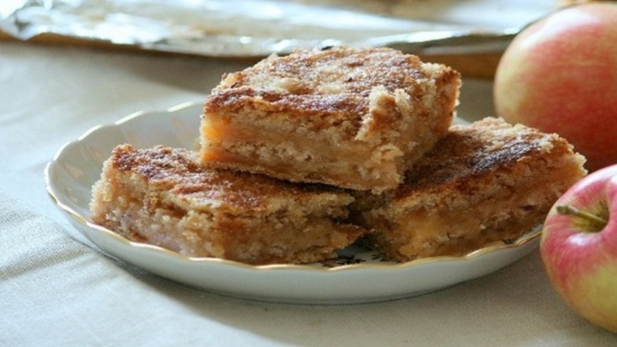 Насыпной яблочный пирог три стакана