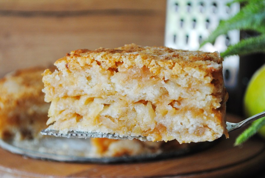 Пирог яблочный насыпной с манкой