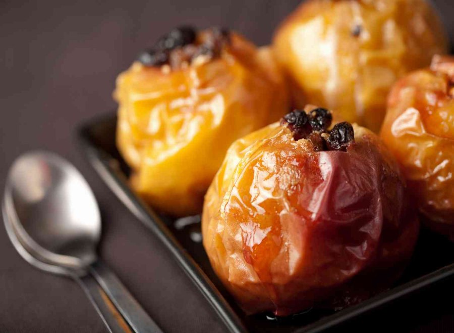 Печёные яблоки в духовке