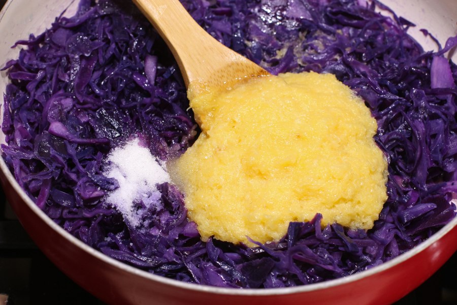 Краснокочанная капуста с болгарским перцем