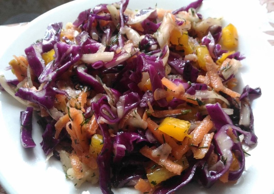 Отбивная со свежими сливами