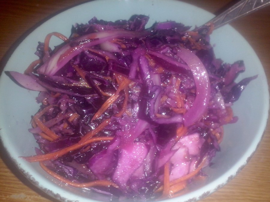 Ккница тушеная с красной капустой
