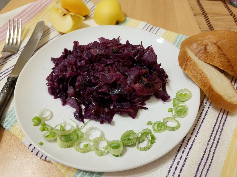 Горячее из красной капусты
