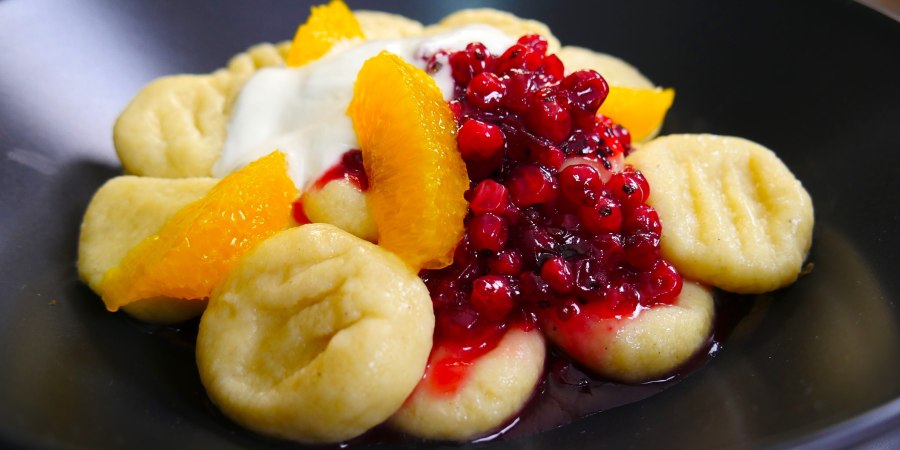 Ленивые вареники с ягодами