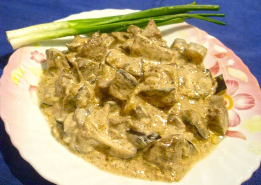 Печень тушеная