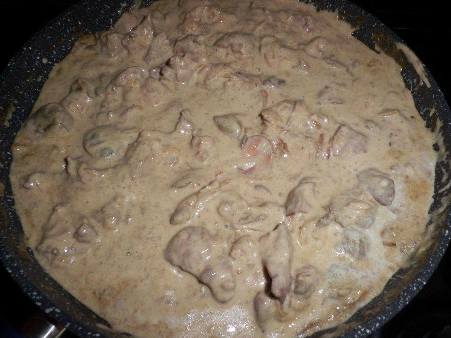 Печень говяжья бефстроганов