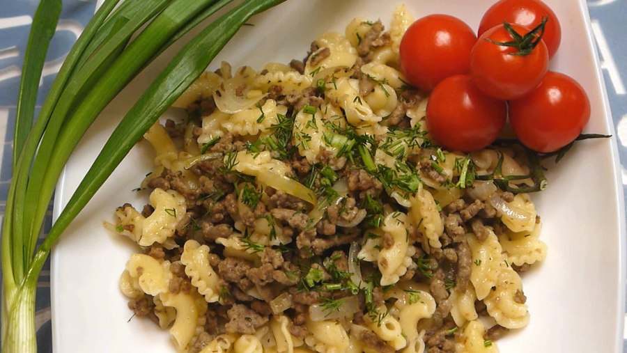 Макароны по-флотски с тушенкой