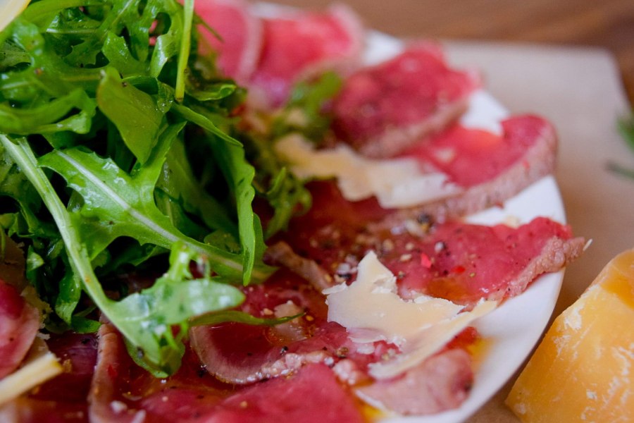 Карпаччо говядина и пармезан