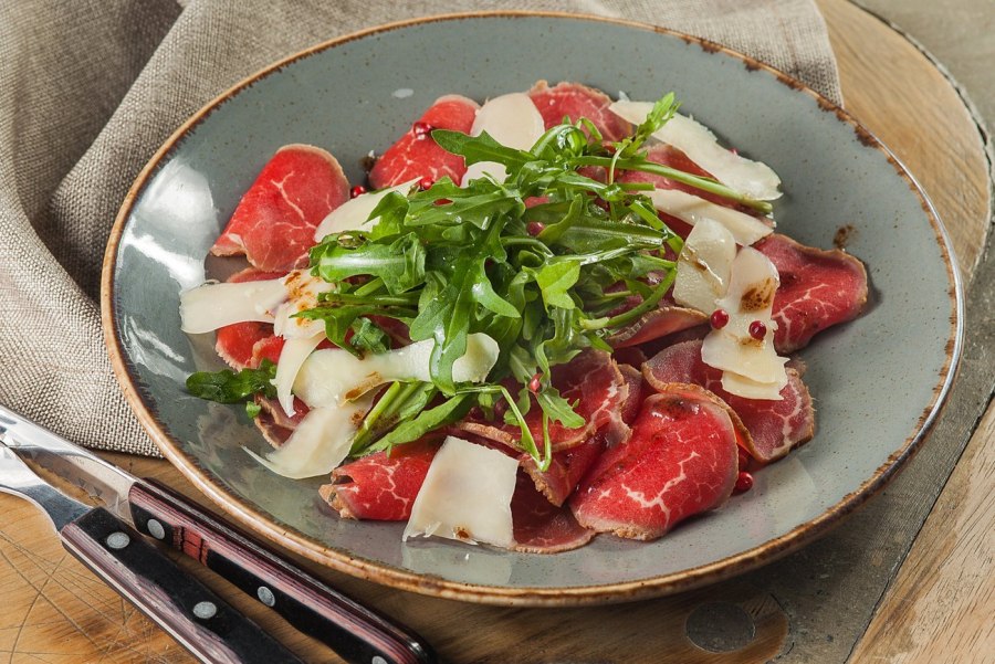 Карпаччо говядина и пармезан