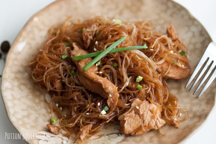 Гречневая лапша с индейкой в терияки