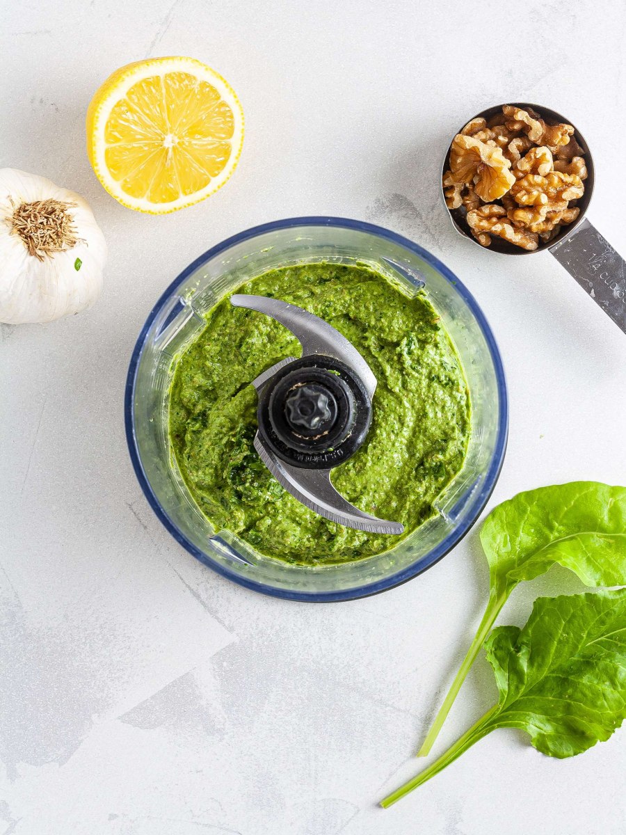 Паста из песто и шпинатом