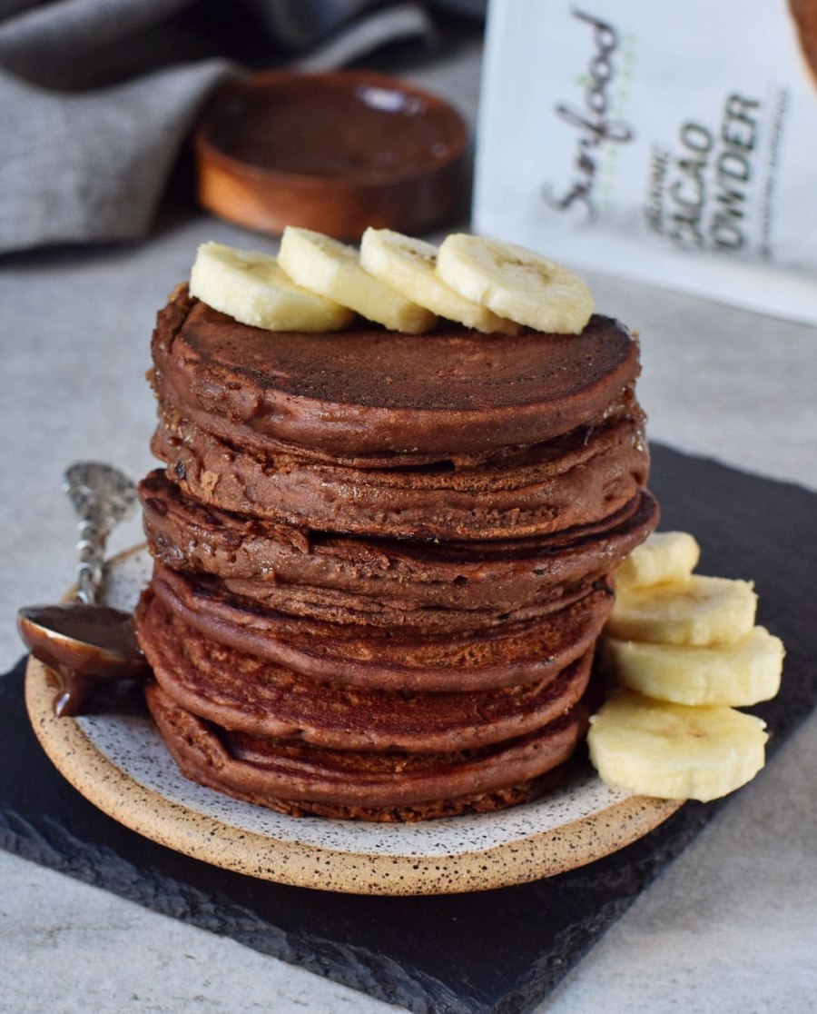 Шоколадные панкейки на сковороде