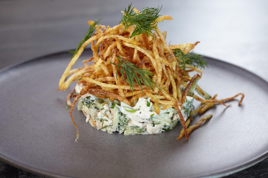 Салат с картошкой соломкой