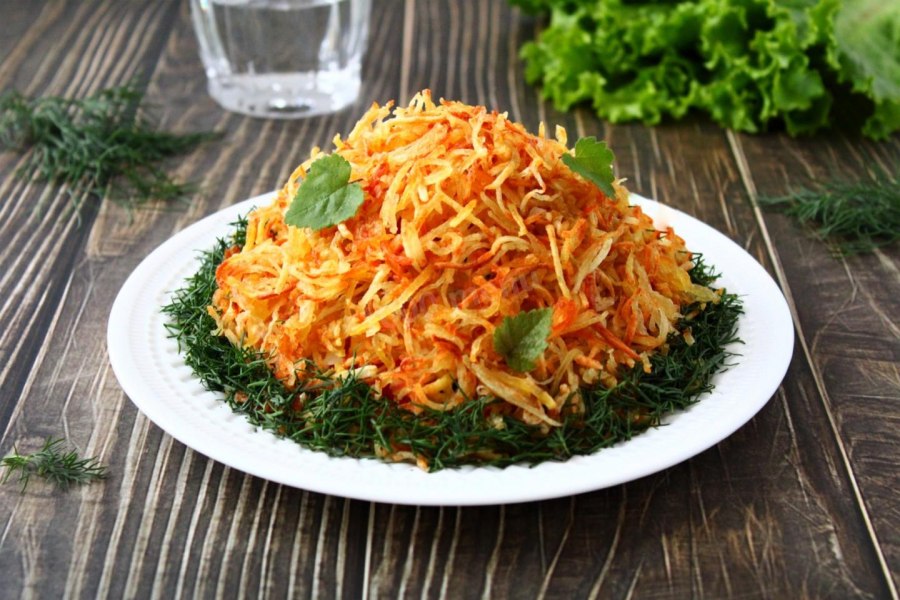 Салат с картофельной стружкой