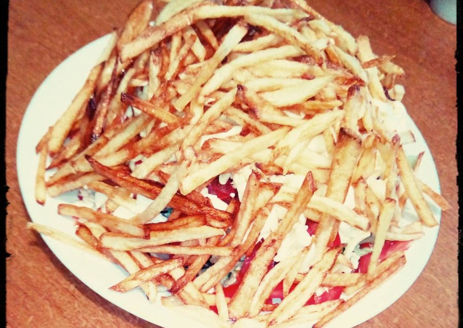 Салат с колбасой