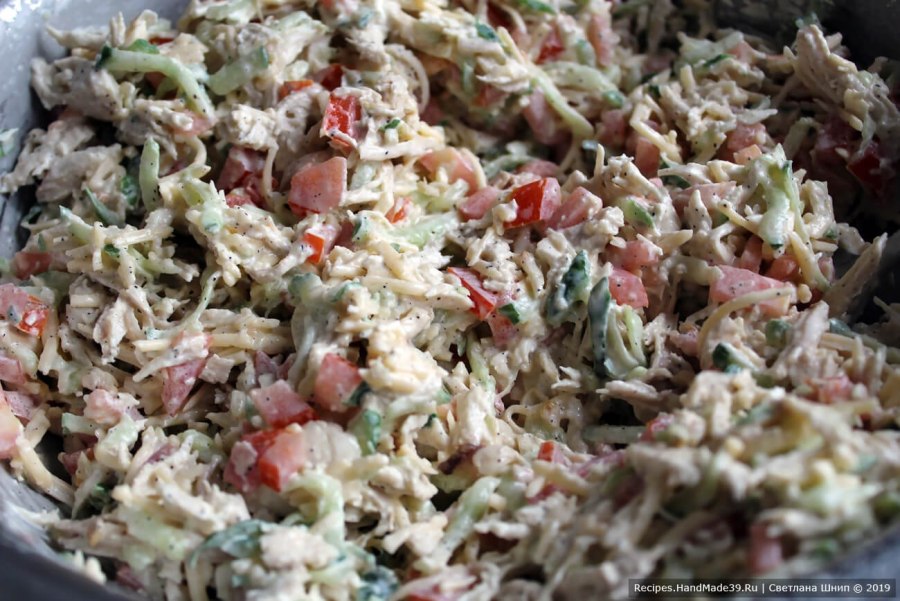 Салат Муравейник с крабовыми палочками