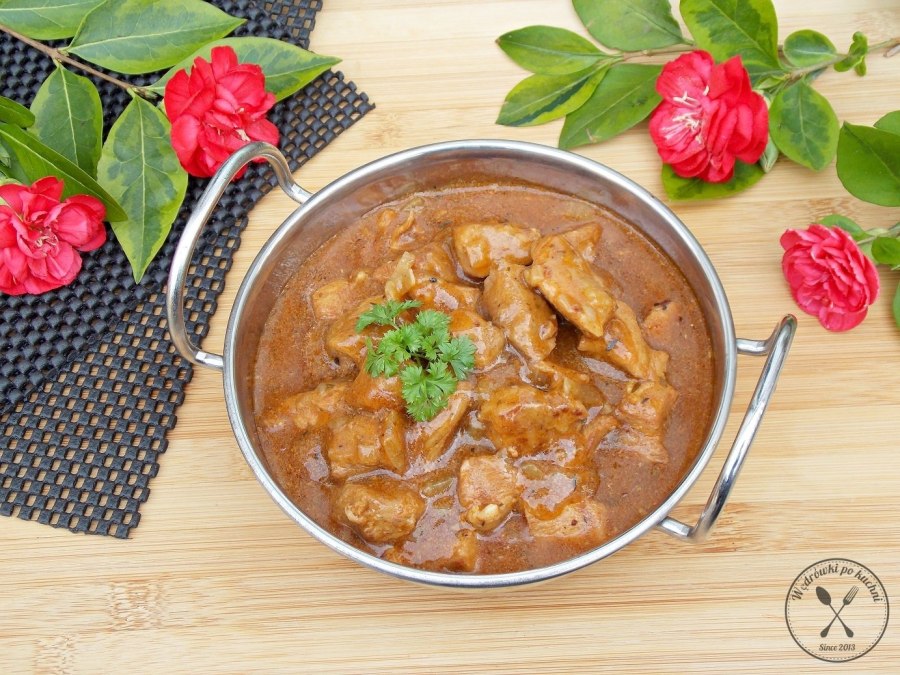 Гуляш из куриной грудки с подливкой