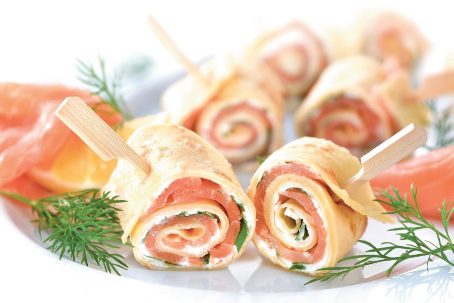 Рулетики блинные блинные рулетики с красной рыбой