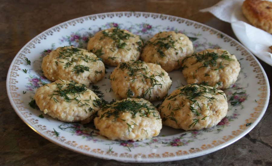 Куриные фаршированные котлеты на пару