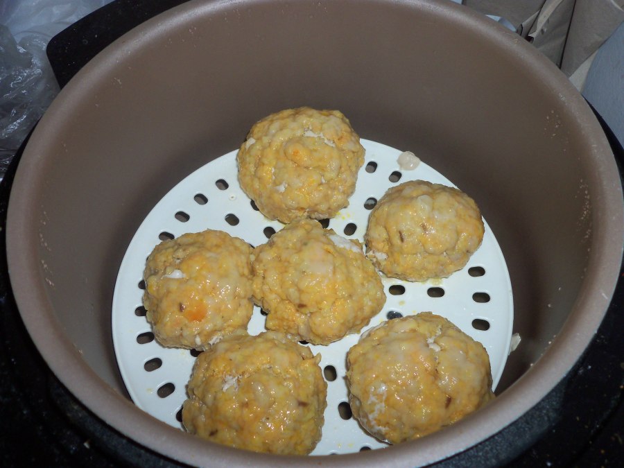 Котлеты на пару в кастрюле